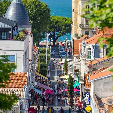 Maison Familiale à : 3 Chambres, Jardin Sous Les Pins, Wifi Fibre, Proche Et Centre - Fr-1-420-145 * Arcachon