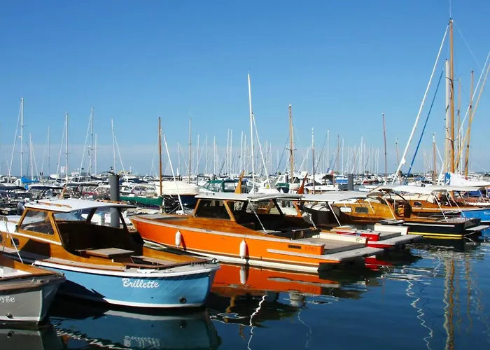 Casa de Férias Maison Familiale à : 3 Chambres, Jardin Sous Les Pins, Wifi Fibre, Proche Et Centre - Fr-1-420-145 *