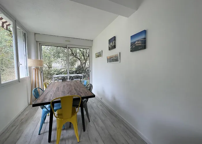 Maison Familiale à : 3 Chambres, Jardin Sous Les Pins, Wifi Fibre, Proche Et Centre - Fr-1-420-145