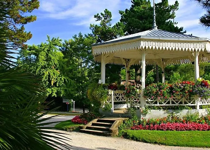 펜션 Maison Familiale A : 3 Chambres, Jardin Sous Les Pins, Wifi Fibre, Proche Et Centre - Fr-1-420-145 *