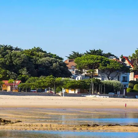 Дом отдыха Maison Familiale A : 3 Chambres, Jardin Sous Les Pins, Wifi Fibre, Proche Et Centre - Fr-1-420-145