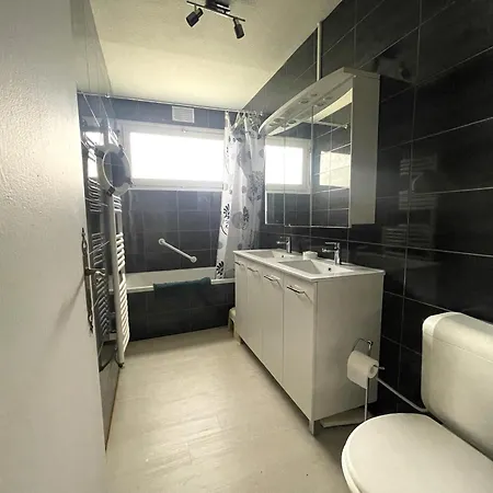 Дом отдыха Maison Familiale A : 3 Chambres, Jardin Sous Les Pins, Wifi Fibre, Proche Et Centre - Fr-1-420-145