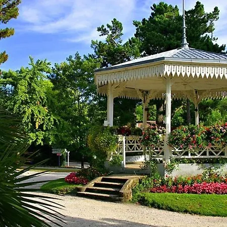 別荘 Maison Familiale A : 3 Chambres, Jardin Sous Les Pins, Wifi Fibre, Proche Et Centre - Fr-1-420-145 *