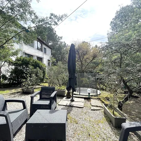 Дом отдыха Maison Familiale A : 3 Chambres, Jardin Sous Les Pins, Wifi Fibre, Proche Et Centre - Fr-1-420-145